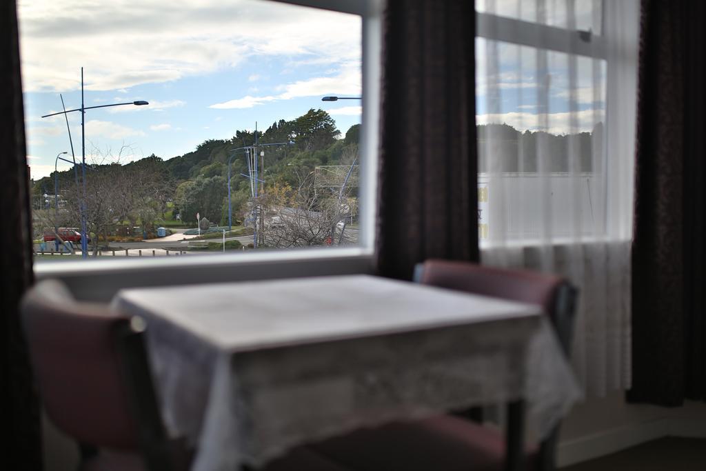 Masonic Hotel Waitara ภายนอก รูปภาพ
