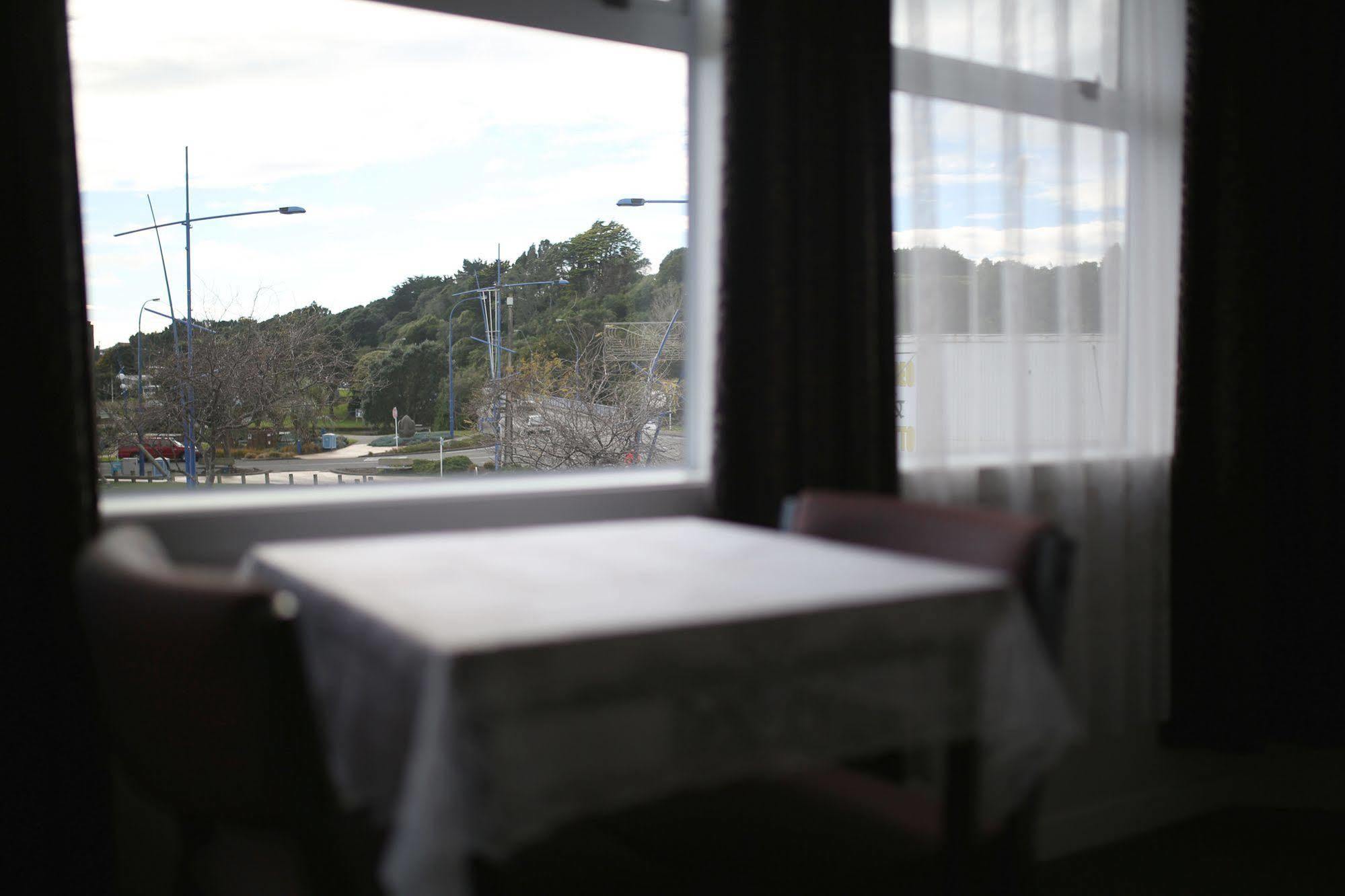 Masonic Hotel Waitara ภายนอก รูปภาพ